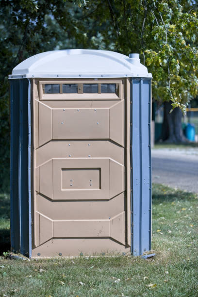 Best Porta potty delivery and setup  in Mayville, ND
